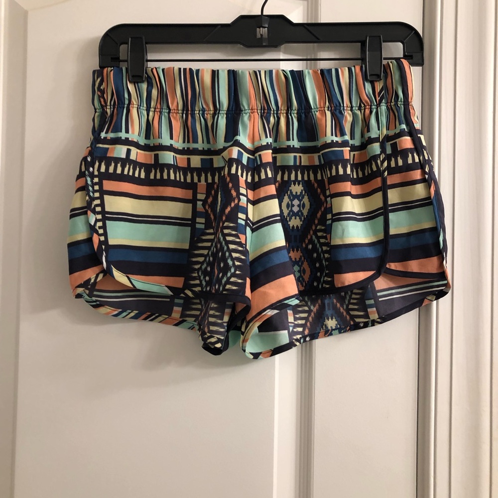 Lavender Brown patterned flowy short